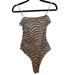 ❌DOLD ON CURTSY❌Forever 21 tan and cream zebra bodysuit